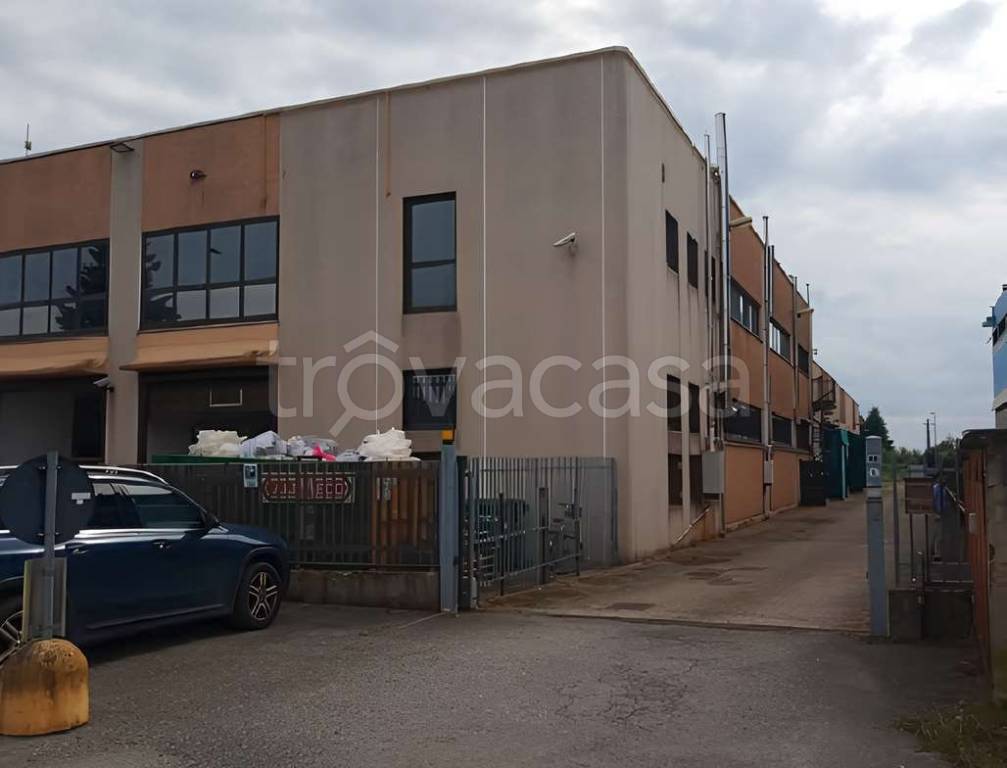 capannone in vendita a Villasanta in zona San Fiorano