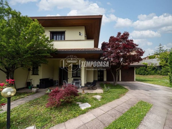 casa indipendente in vendita a Villasanta