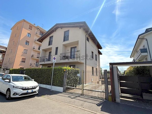 appartamento in vendita a Villasanta in zona Sant'Alessandro
