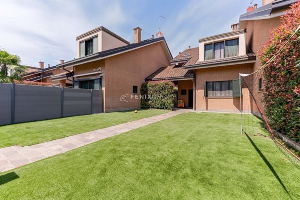 casa indipendente in vendita a Villasanta