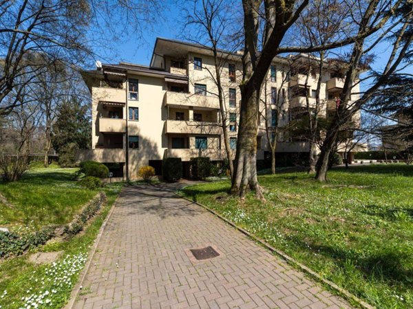 appartamento in vendita a Villasanta