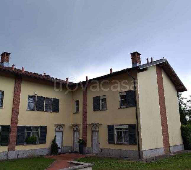 casa indipendente in vendita a Villasanta