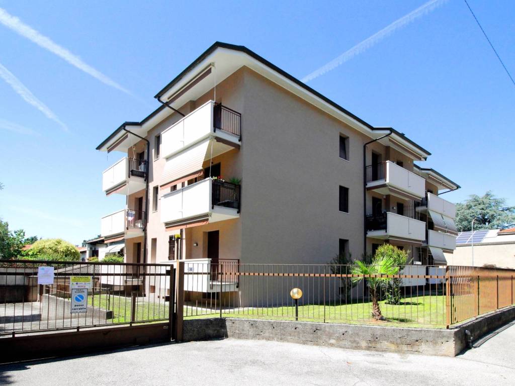 appartamento in vendita a Villasanta in zona San Fiorano