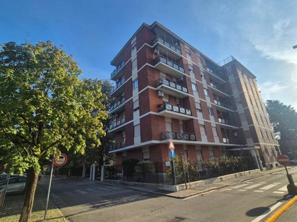 appartamento in vendita a Villasanta in zona La Santa