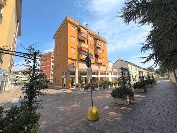 appartamento in vendita a Villasanta in zona La Santa
