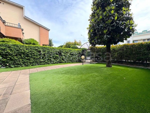 casa indipendente in vendita a Villasanta