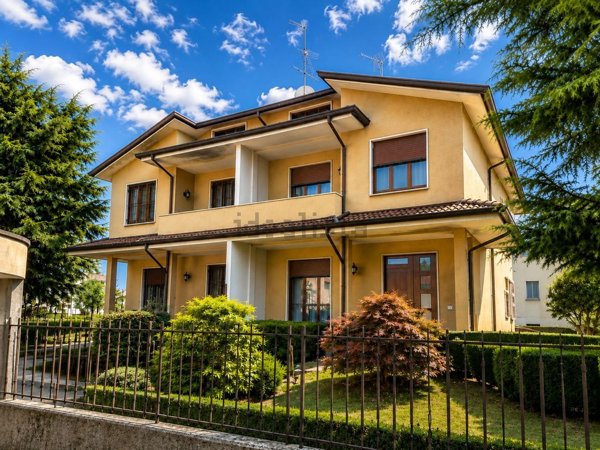 casa indipendente in vendita a Villasanta in zona San Fiorano