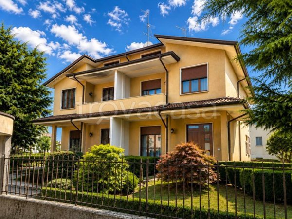 casa indipendente in vendita a Villasanta in zona San Fiorano