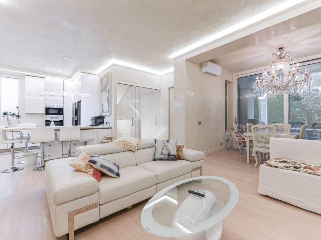casa indipendente in vendita a Villasanta