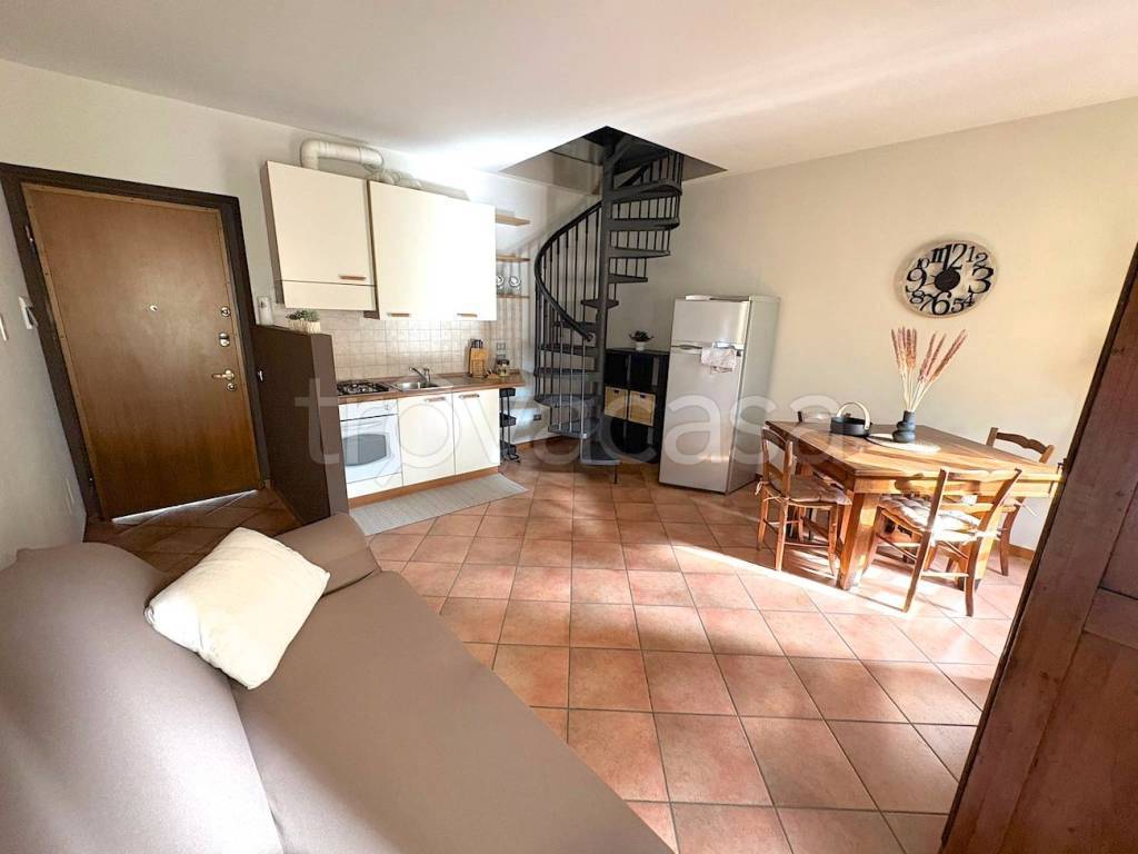 appartamento in vendita a Villasanta in zona La Santa