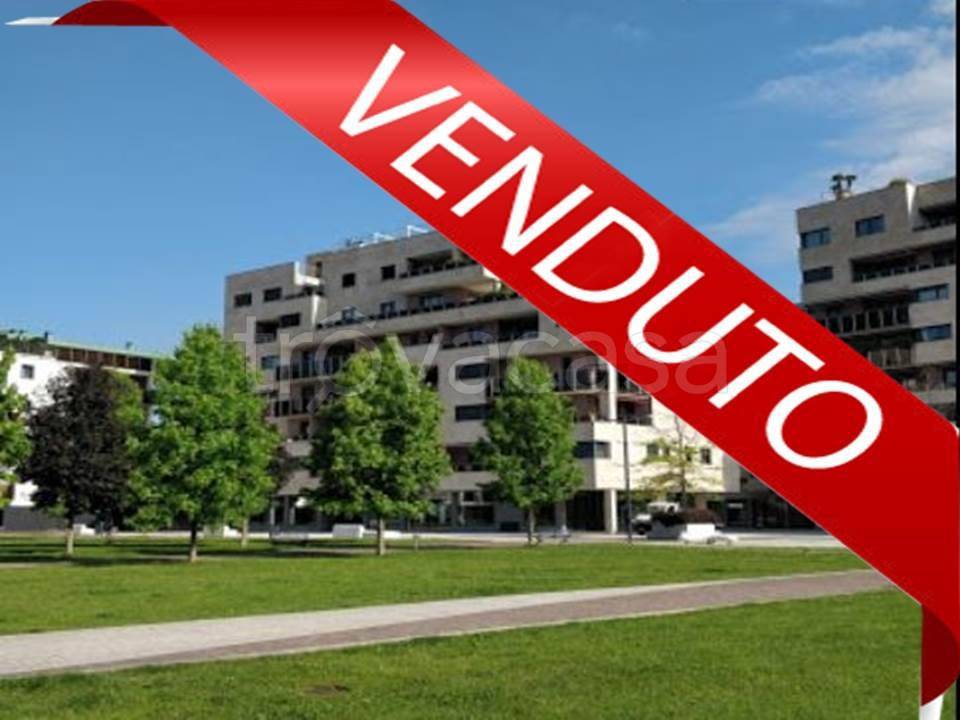 appartamento in vendita a Vimercate in zona Centro Storico