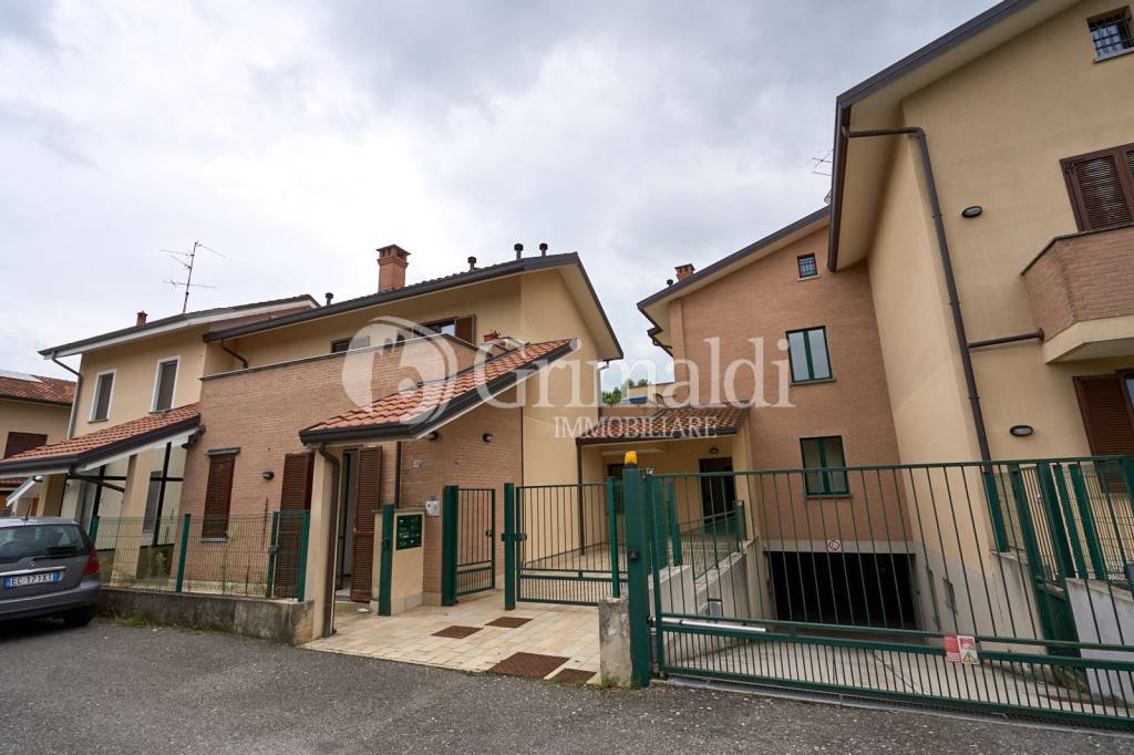 appartamento in vendita a Vimercate in zona Oreno