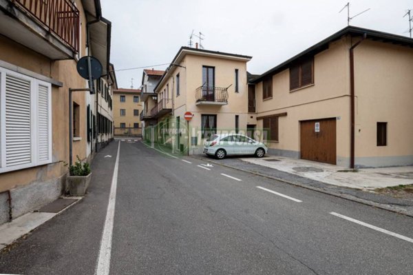 appartamento in vendita a Vimercate in zona Ruginello / Oldaniga