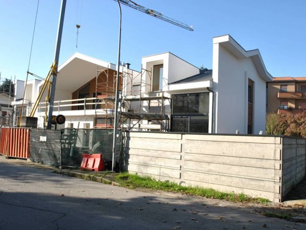 casa indipendente in vendita a Vimercate in zona Centro Storico