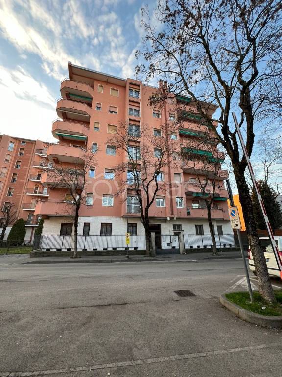 appartamento in vendita a Vimercate in zona Centro Storico