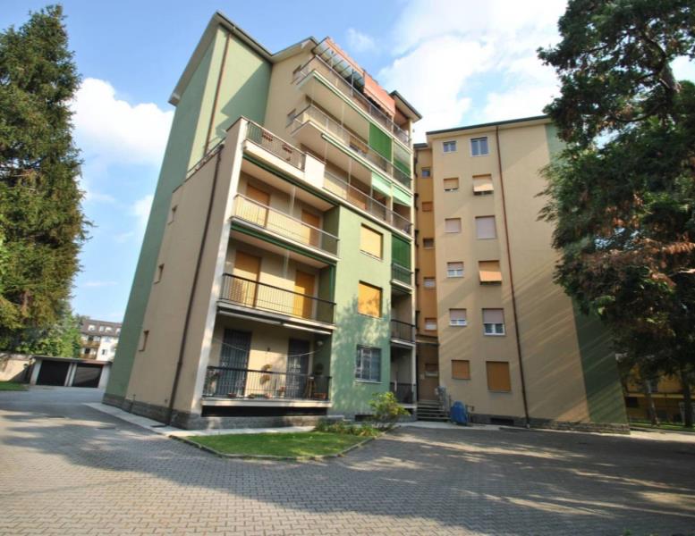 appartamento in vendita a Vimercate in zona Centro Storico