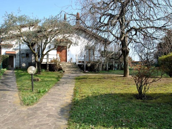 casa indipendente in vendita a Vimercate in zona Ruginello / Oldaniga