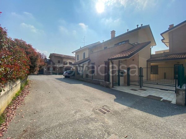 appartamento in vendita a Vimercate in zona Oreno