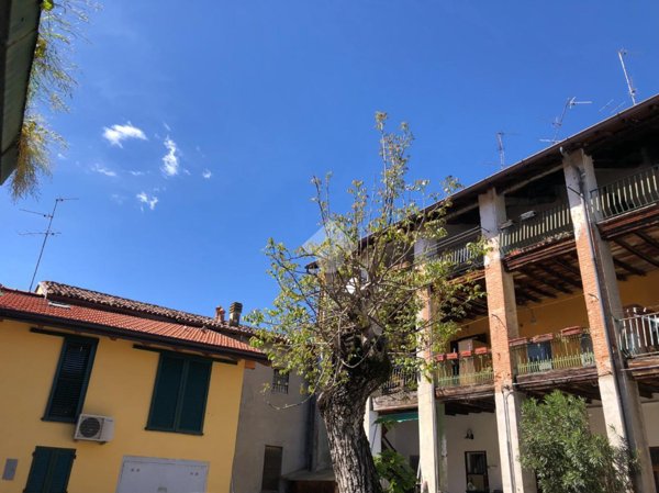 casa indipendente in vendita a Vimercate in zona Oreno