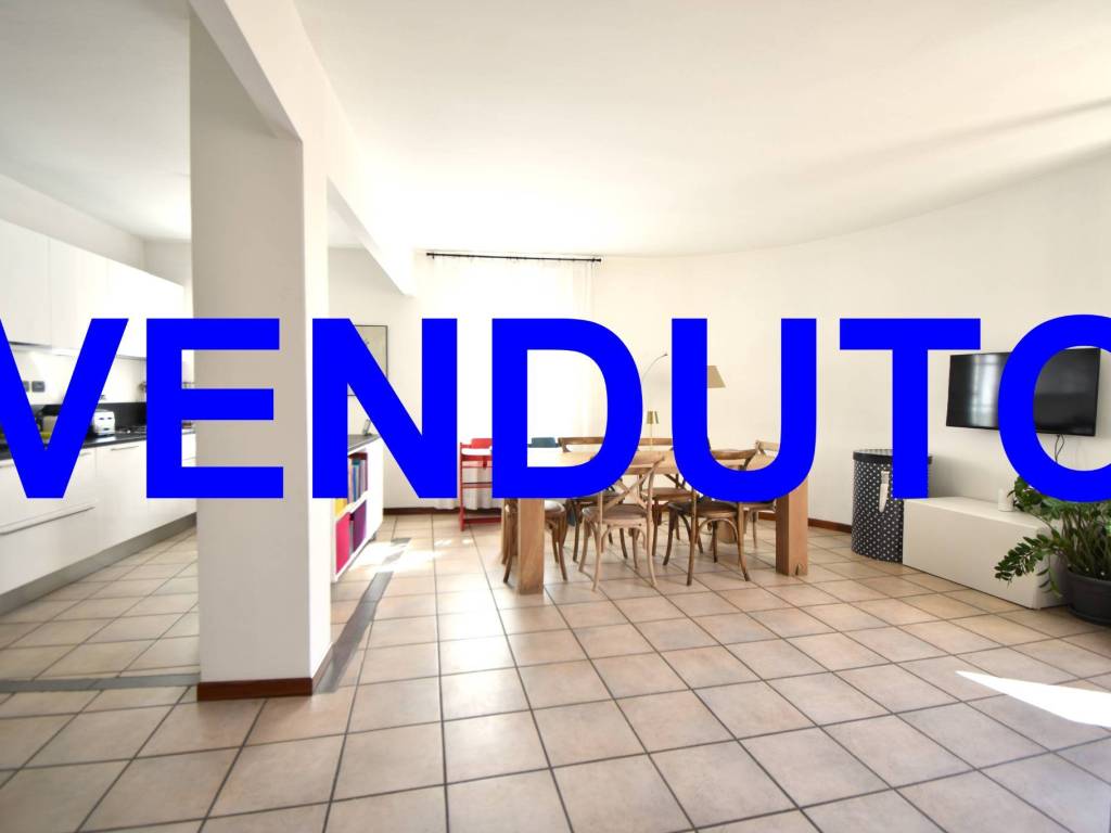 appartamento in vendita a Vimercate in zona Velasca