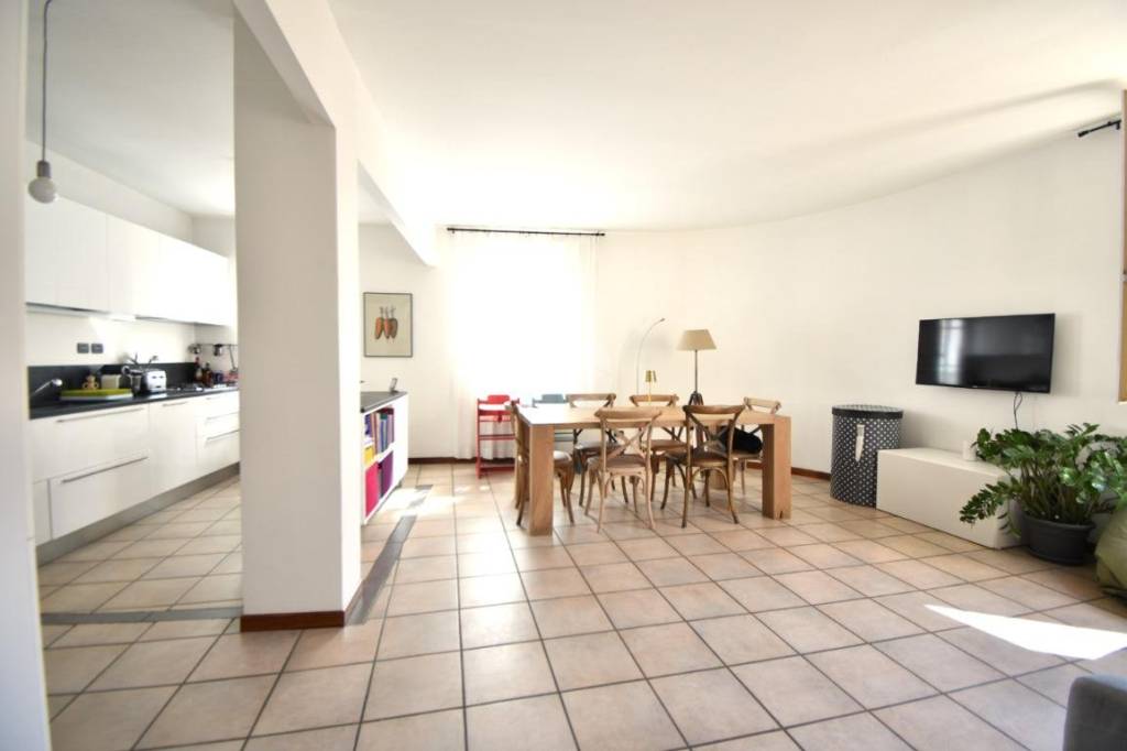 appartamento in vendita a Vimercate in zona Oreno