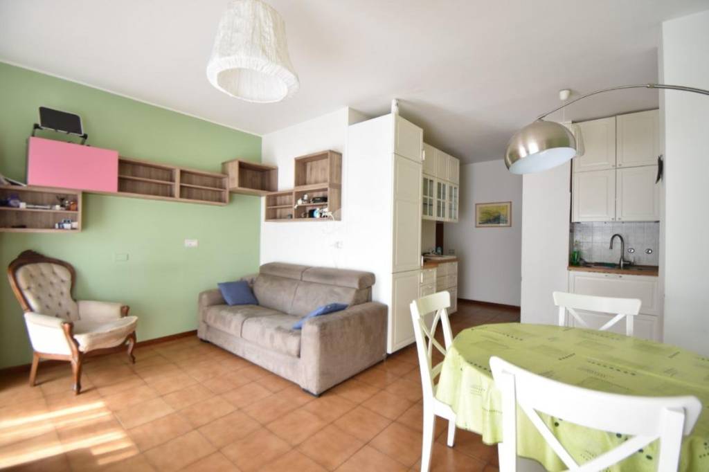 appartamento in vendita a Vimercate in zona Centro Storico