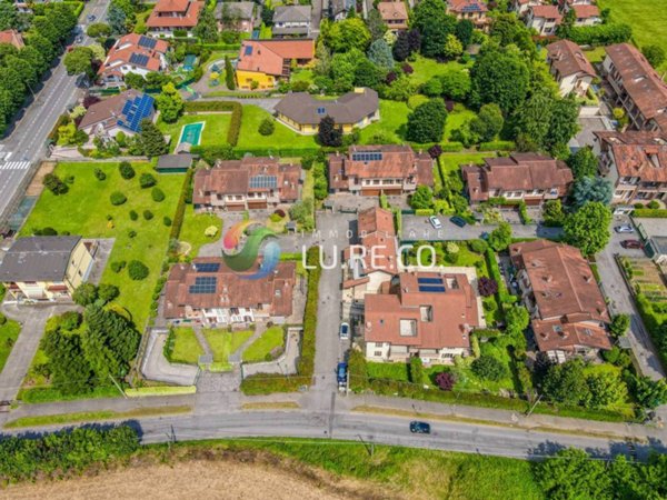 appartamento in vendita a Vimercate in zona Oreno