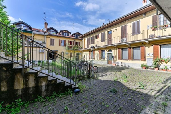appartamento in vendita a Vimercate in zona Centro Storico