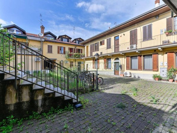 appartamento in vendita a Vimercate in zona Centro Storico