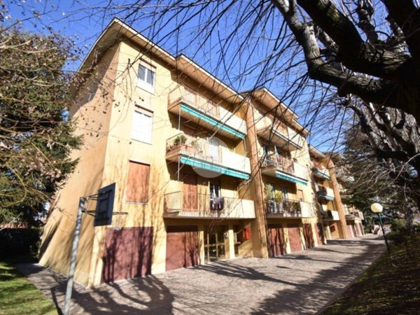 appartamento in vendita a Vimercate in zona Centro Storico