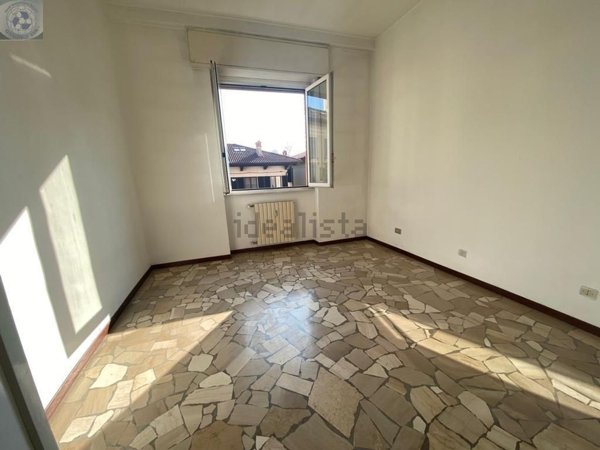 appartamento in vendita a Vimercate in zona Centro Storico