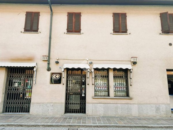negozio in vendita a Vimercate in zona Centro Storico