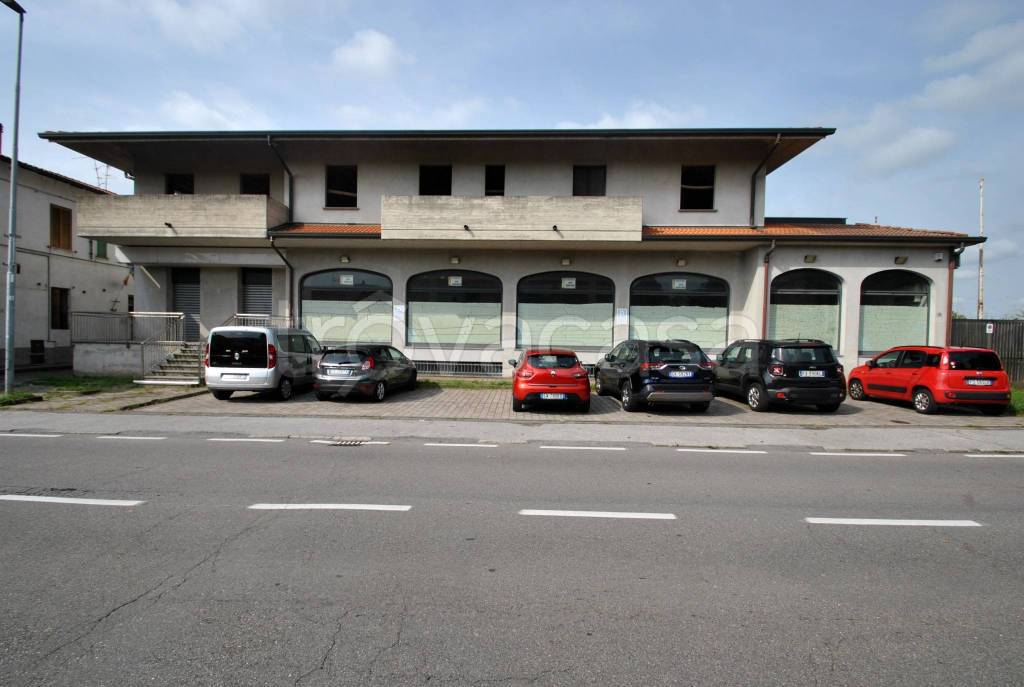 negozio in vendita a Vimercate