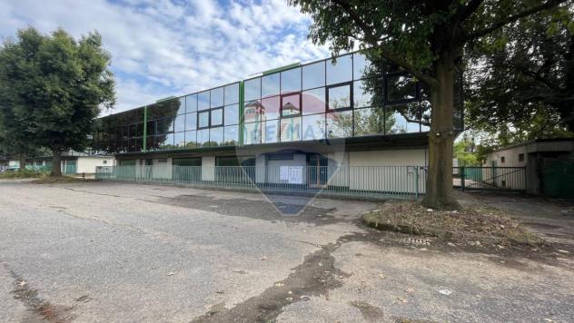 locale commerciale in vendita a Vimercate