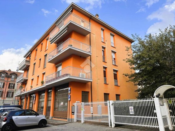 negozio in vendita a Vimercate in zona Centro Storico