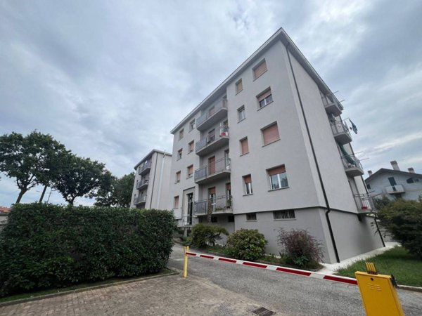 appartamento in vendita a Vimercate in zona Ruginello / Oldaniga