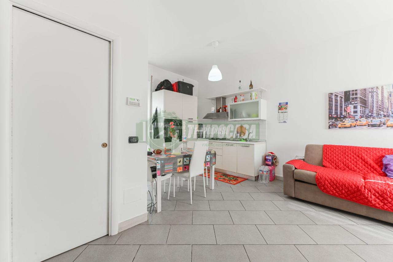 appartamento in vendita a Vimercate in zona Ruginello / Oldaniga