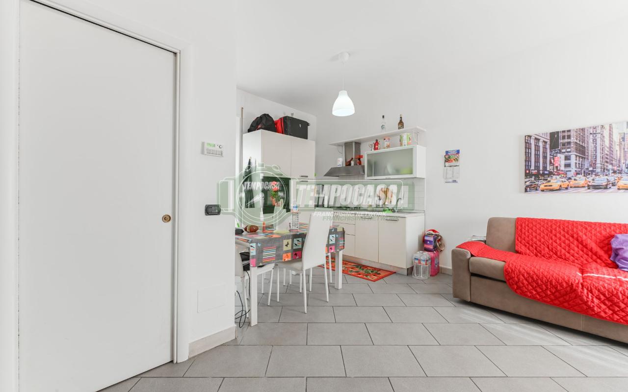 appartamento in vendita a Vimercate in zona Ruginello / Oldaniga