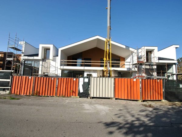casa indipendente in vendita a Vimercate in zona Centro Storico