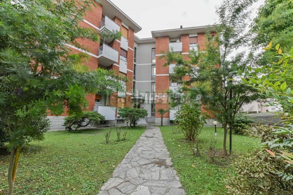 appartamento in vendita a Vimercate
