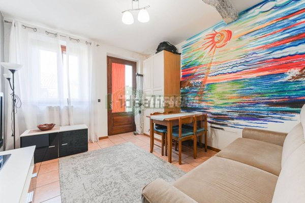 appartamento in vendita a Vimercate in zona Ruginello / Oldaniga