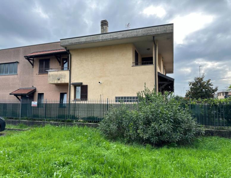 casa indipendente in vendita a Vimercate