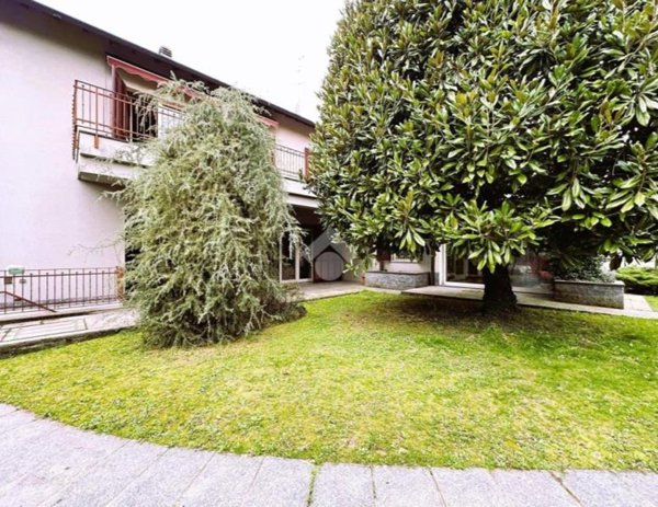 casa semindipendente in vendita a Vimercate