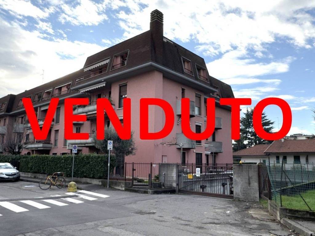 appartamento in vendita a Vimercate in zona Centro Storico