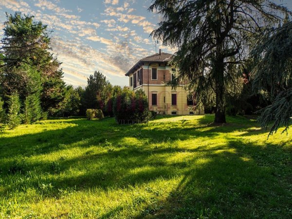 casa indipendente in vendita a Vimercate in zona Centro Storico