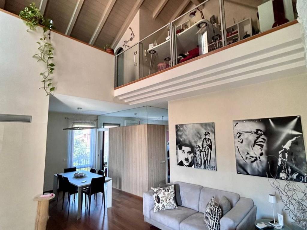 casa indipendente in vendita a Vimercate in zona Oreno