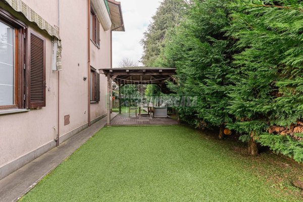 appartamento in vendita a Vimercate