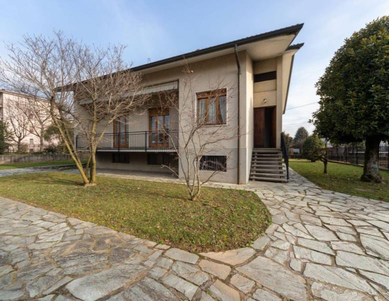 casa indipendente in vendita a Vimercate