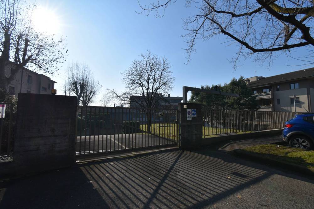 locale di sgombero in vendita a Vimercate