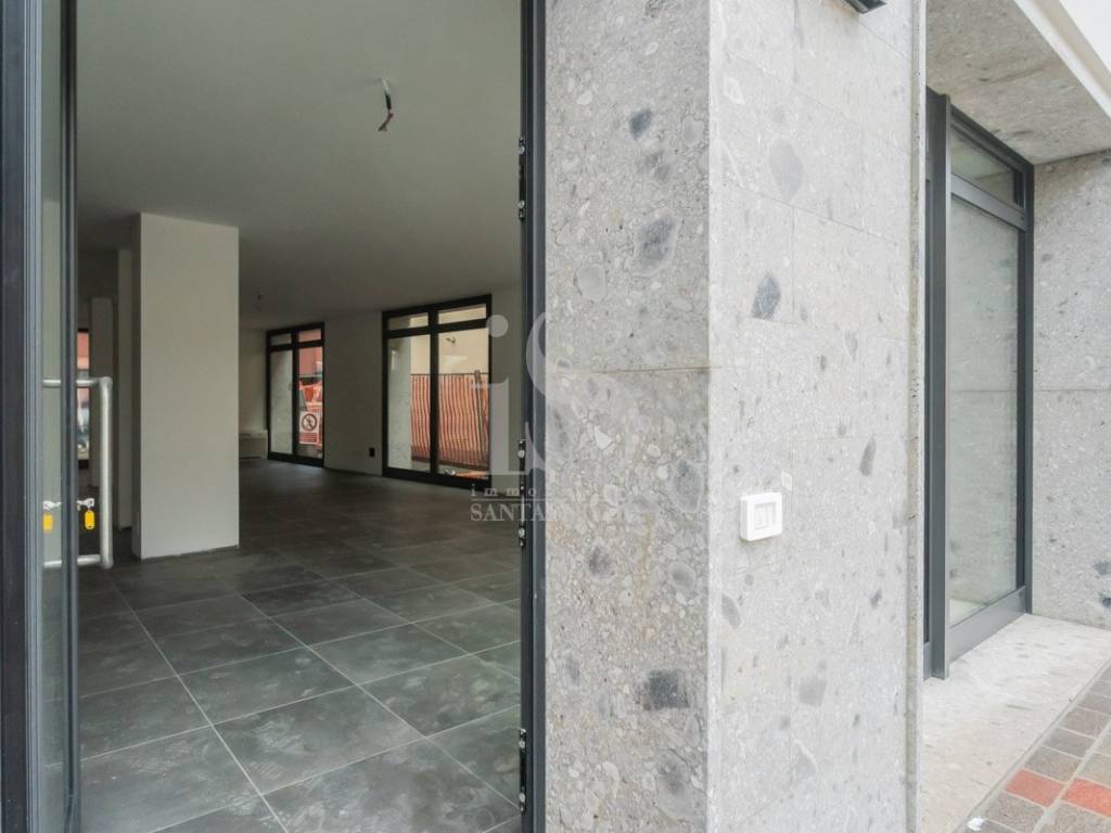 negozio in vendita a Vimercate in zona Centro Storico